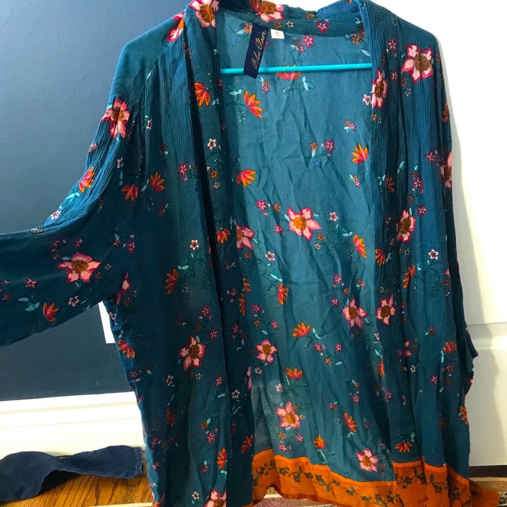 Beautiful kimono from Francesca’s